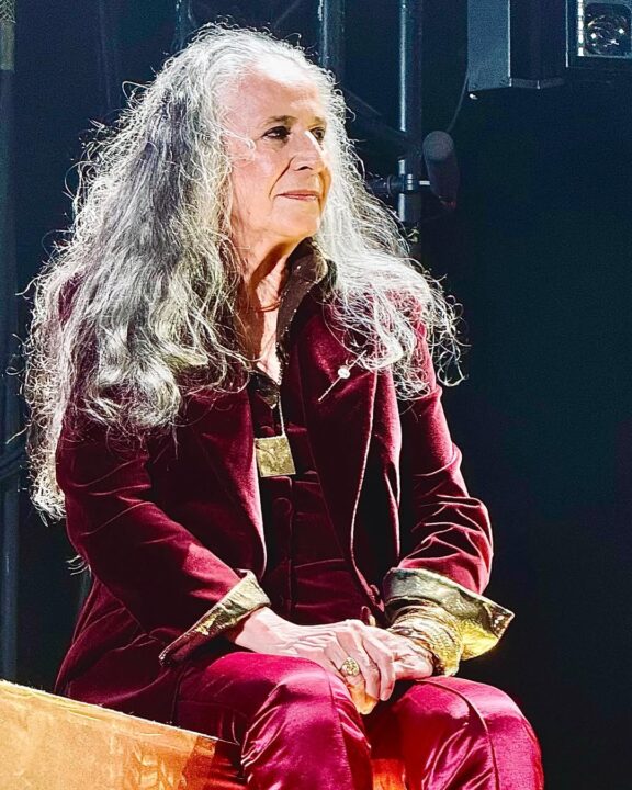 Maria Bethânia compartilha bastidores de ensaio da sua turnê comemorativa que virá a Salvador