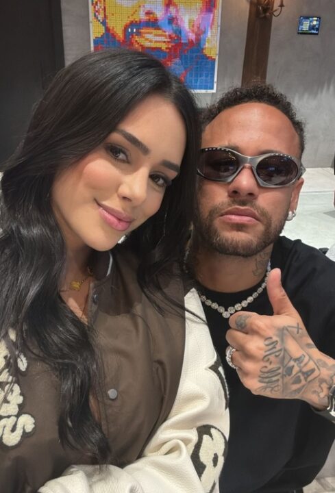 Bruna Biancardi compartilha momento de carinho entre Neymar e as filhas Mavie e Mel; veja