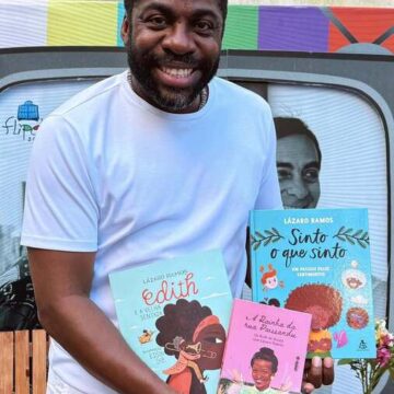 Em Salvador, Lázaro Ramos se emociona ao visitar espaço de leitura batizado em sua homenagem