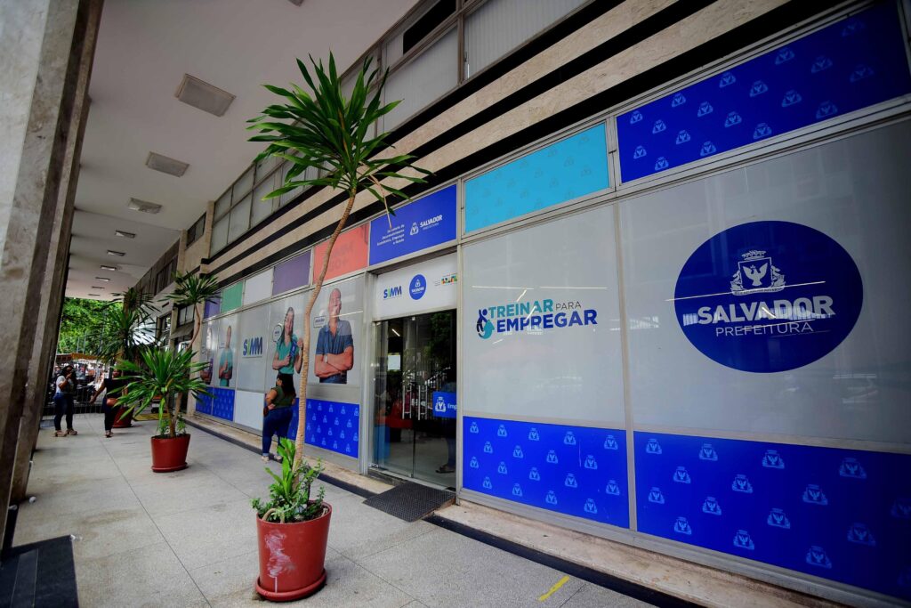 Salvador lidera geração de empregos formais no Nordeste em 2025