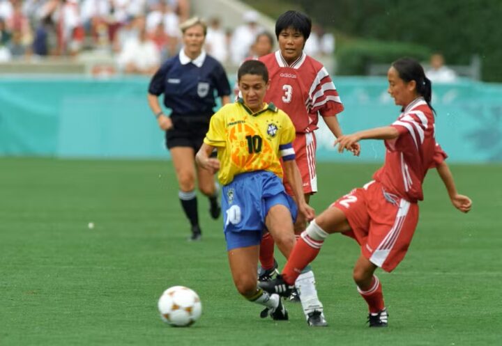 No Dia da Visibilidade Lésbica, baiana Sissi reflete sobre carreira e preconceito: ‘não deixei que me colocassem em um padrão’