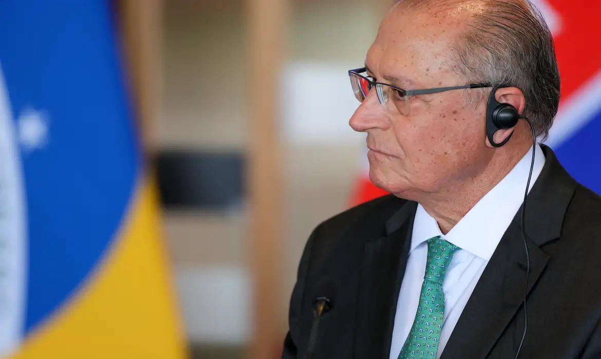 Vice-presidente Geraldo Alckmin se reúne fora da agenda com representante da embaixada dos EUA