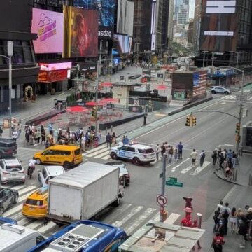 Ameaça de bomba faz polícia esvaziar a Times Square, em Nova York
