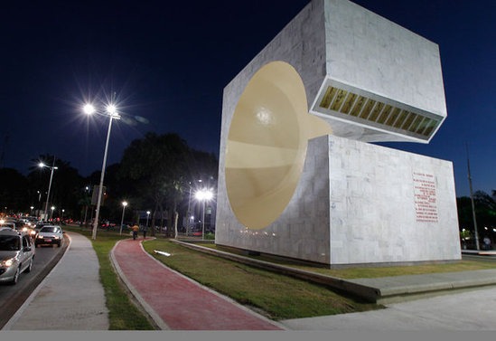 Monumentos de Salvador receberão iluminação especial em azul safira; saiba motivo
