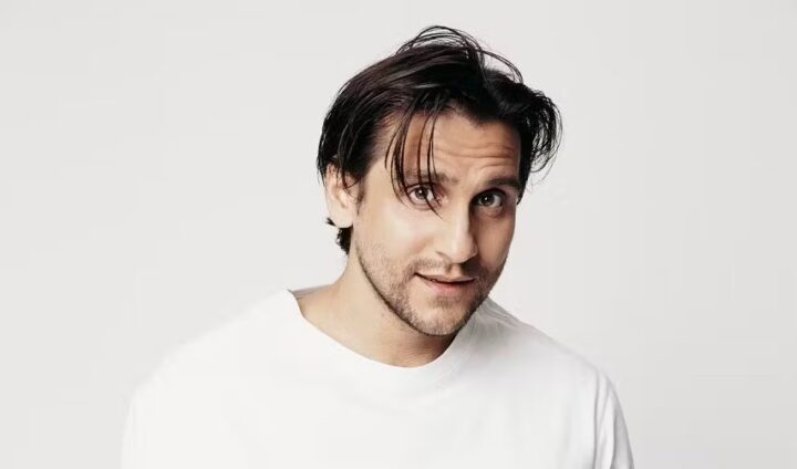 Ator baiano Ricardo Burgos inicia carreira internacional como vilão de novela portuguesa