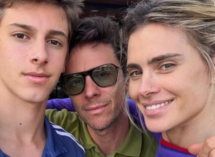 Carolina Dieckmmann posa com o filho caçula e reflete sobre ‘ninho vazio’
