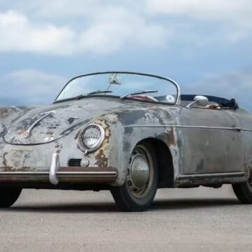 Abandonado em celeiro por décadas, Porsche em estado precário é vendido por R$ 3 milhões