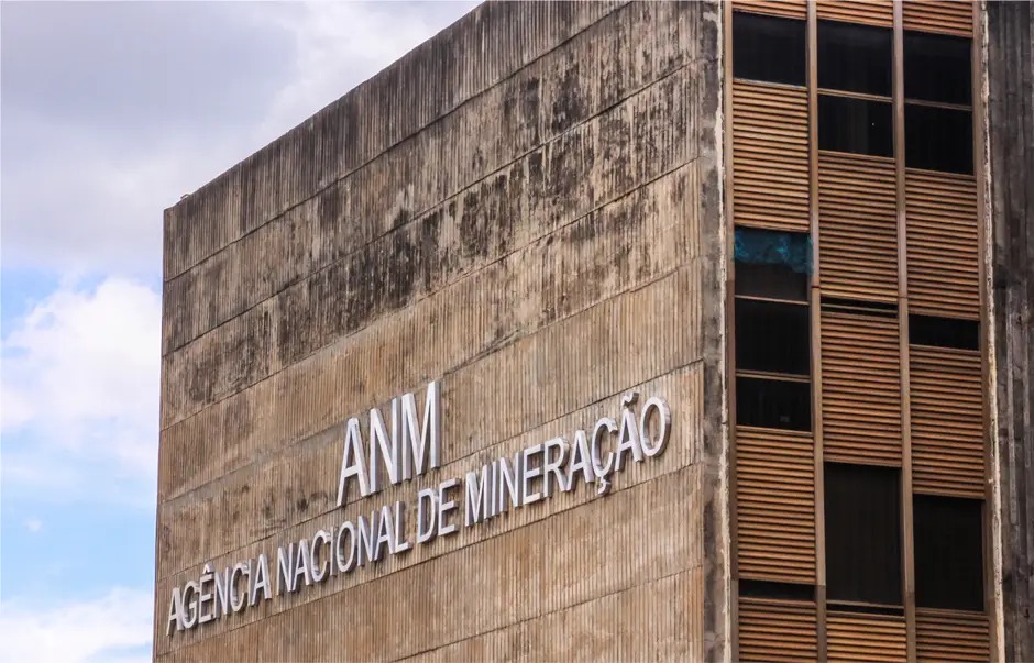 Empresa novata arremata 22 áreas de minerais estratégicos na Bahia em leilão nacional