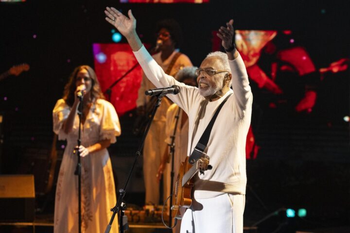 Gilberto Gil é destaque no próximo ‘Domingão com Huck’: “Sempre uma maravilha”