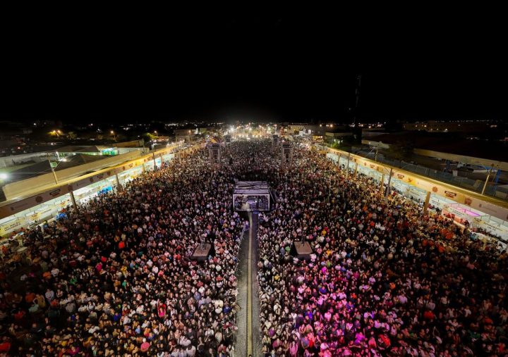 Segunda noite reúne 30 mil pessoas em evento gospel de Luís Eduardo Magalhães