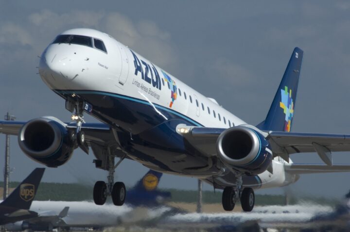 Azul anuncia mais de 3,6 mil voos extras para a alta temporada de verão