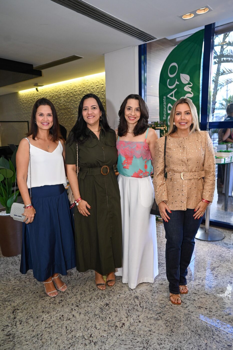 Débora Donadel, Lidiane Teixeira, Caroline Pithon e Luciana Gomes