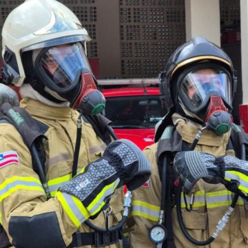Pai e filha combatem incêndios juntos no Corpo de Bombeiros Militar da Bahia