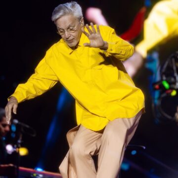 Aos 83 anos, Caetano Veloso lota festival em Brasília e emociona o público: ‘Que noite incrível’