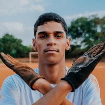 Influenciador baiano Luva de Pedreiro é internado em hospital na Paraíba