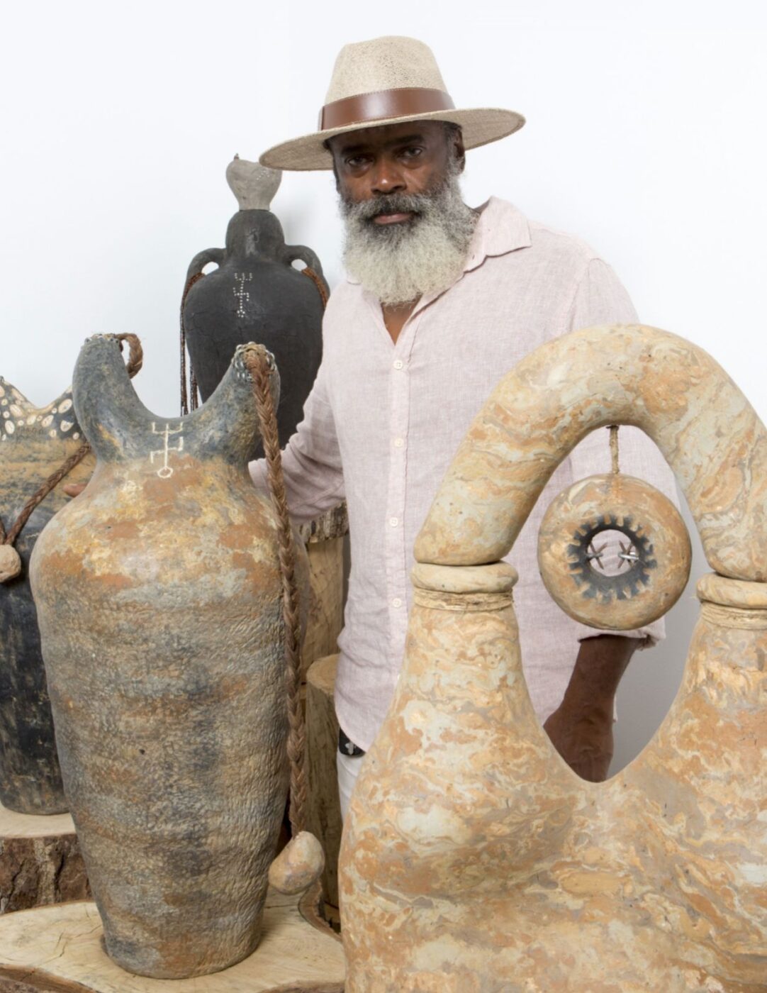 Ceramista de Maragogipinho, Almir Lemos leva arte baiana à SP–Arte Rotas 2025