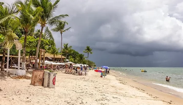 Cidades baianas entram em alerta para chuvas intensas, aponta Inmet