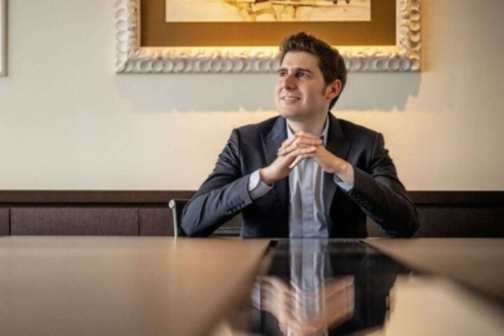 Como Eduardo Saverin transformou um investimento de US$ 1 mil no Facebook em uma fortuna de R$ 227 bilhões