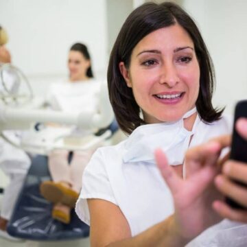 Consulta médica ou sessão de fotos? A pressão sutil de aparecer nas redes sociais do seu médico