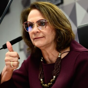Damares Alves revela que está com câncer de mama e declara: ‘Não é notícia fácil’