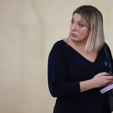 Daniela Lima confirma saída da GloboNews e afirma: ‘Cabeça erguida’