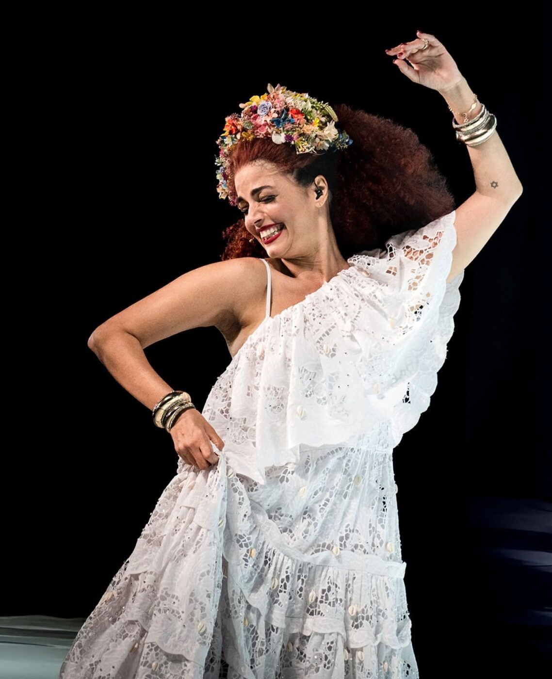 Emanuelle Araújo interpreta Clara Nunes em musical no Rio de Janeiro