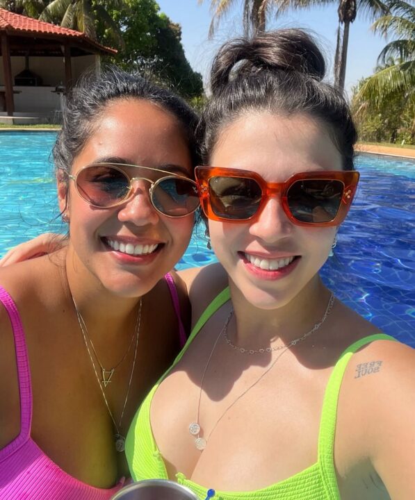 Filha de Leonardo, Monyque Isabella se declara para a namorada nas redes: “Amo você!”