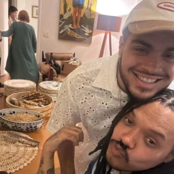 Amigos fazem jantar de comemoração pelo aniversário de Preta Gil
