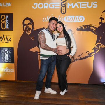 Victor Igoh revela nome do filho com Emily Garcia em noite especial com Jorge & Mateus em Salvador