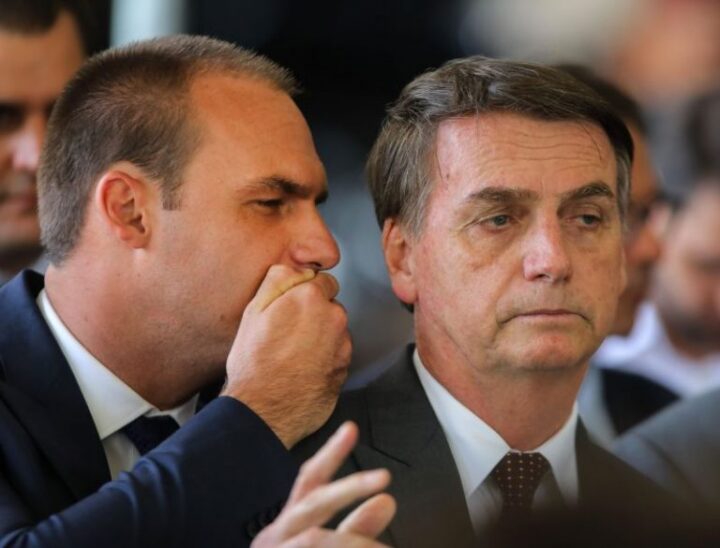 PF indicia Jair e Eduardo Bolsonaro por coação e tentativa de golpe