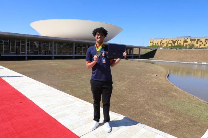 Estudante baiano assume vaga de jovem senador e apresenta plano de justiça climática