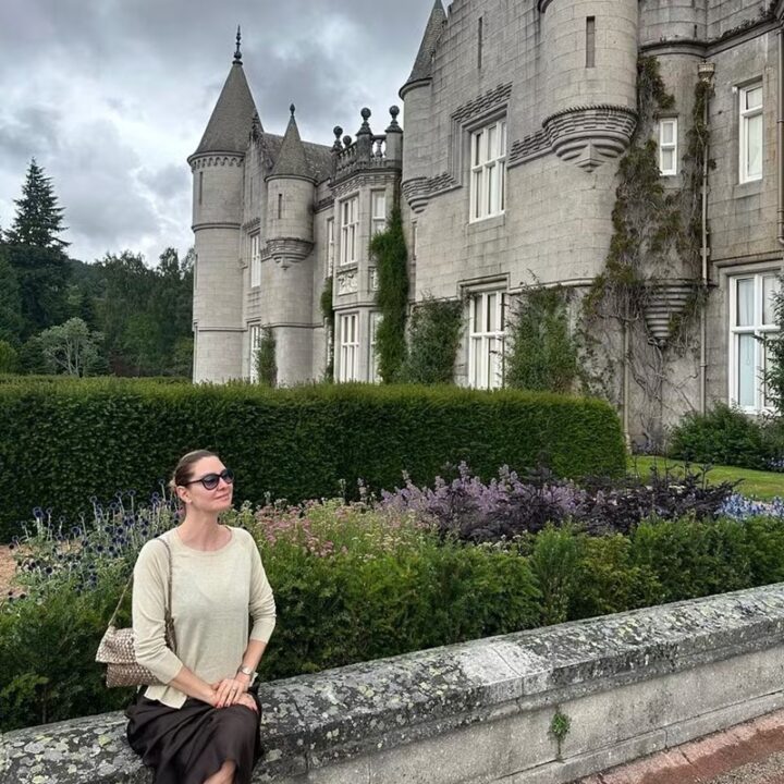Lavínia Vlasak abre álbum de fotos de férias na Europa: ‘Entre castelos, jardins e paisagens’