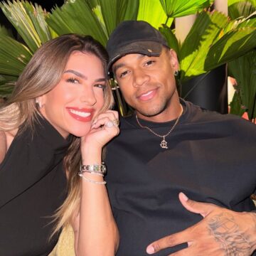 Lore Improta e Léo Santana aproveitam férias românticas em hotel icônico de Capri