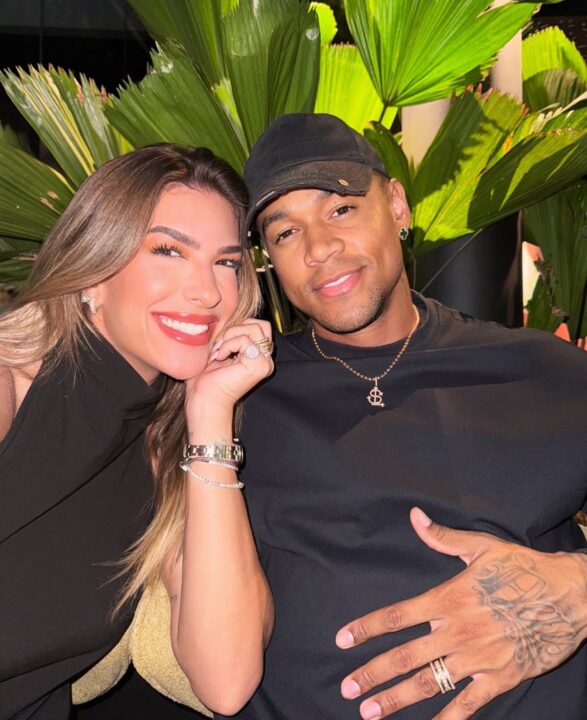 Lore Improta e Léo Santana aproveitam férias românticas em hotel icônico de Capri