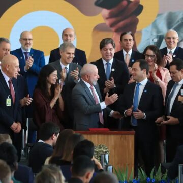 Lula assina decreto da TV 3.0; novo sistema deve começar em 2026