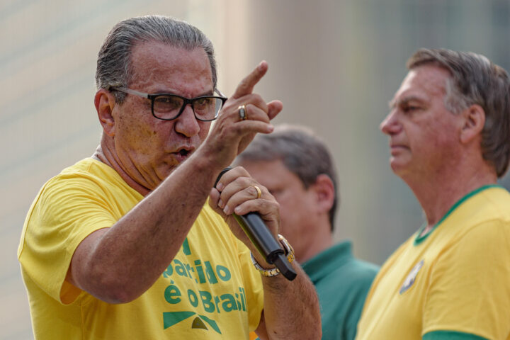 Silas Malafaia é alvo de operação da PF ao desembarcar no Galeão