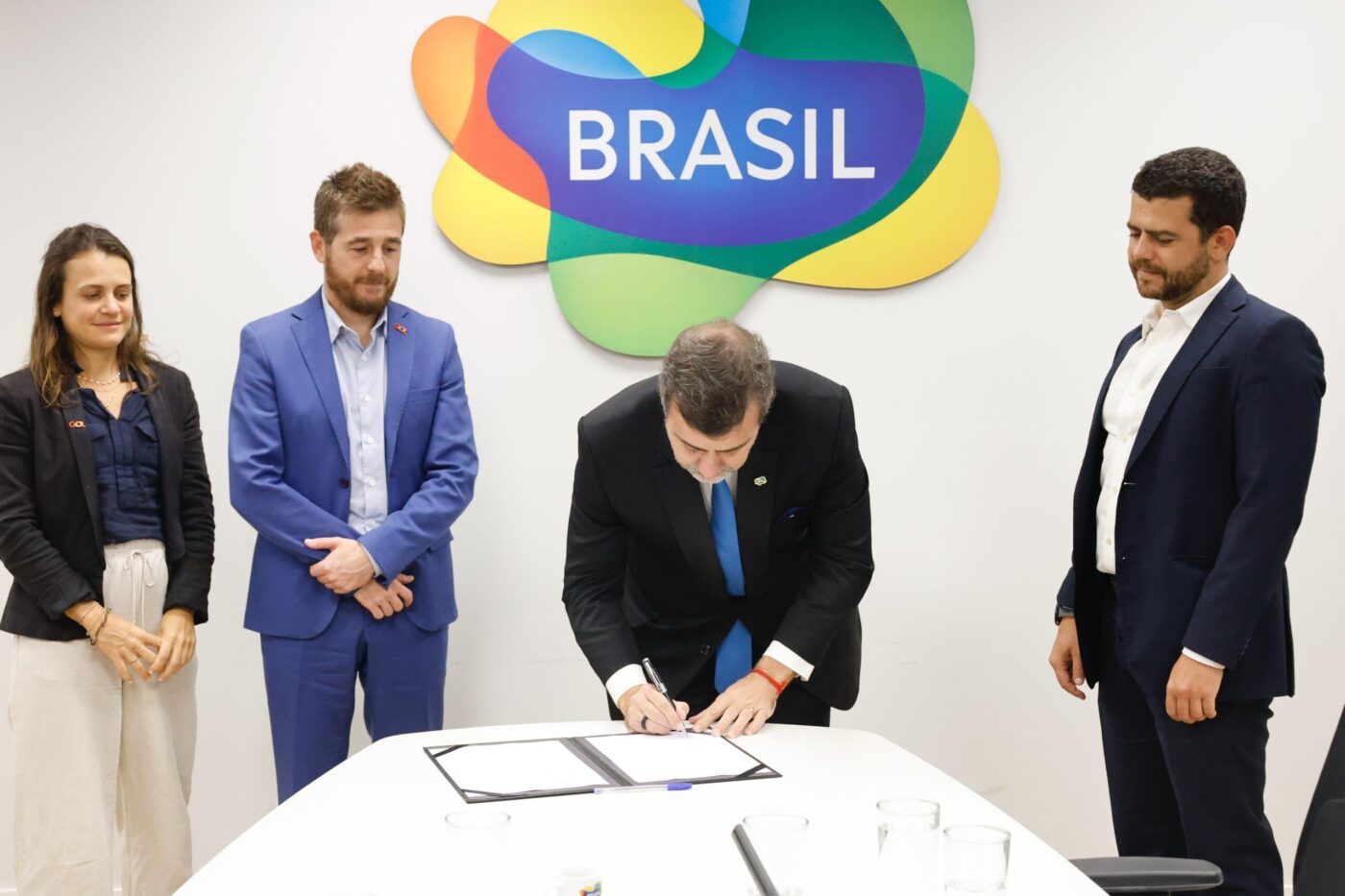 Embratur e Gol firmam parceria para ampliar voos internacionais e atrair turistas estrangeiros