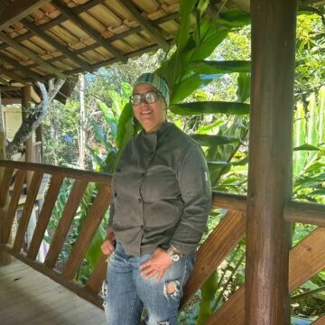 Baiana transforma trauma de infância em negócio de R$ 800 mil com café e chocolate artesanal em Itacaré