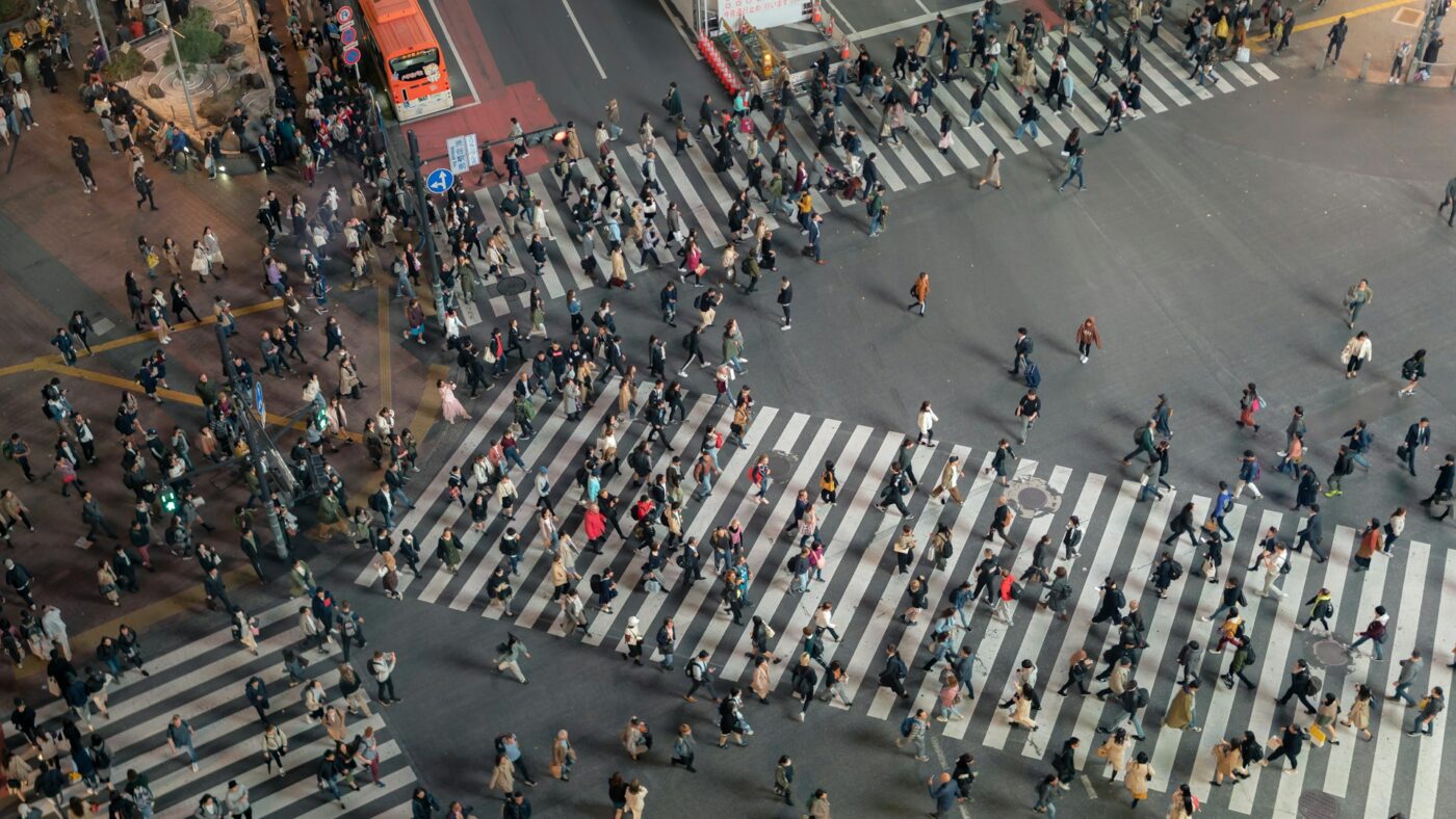 Brasil tem 213,4 milhões de habitantes em 2025, segundo IBGE
