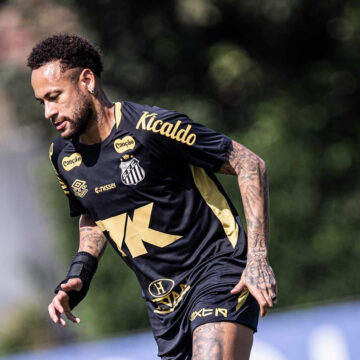 Neymar desfalca primeiro treino de Vojvoda no Santos e ainda é dúvida para domingo