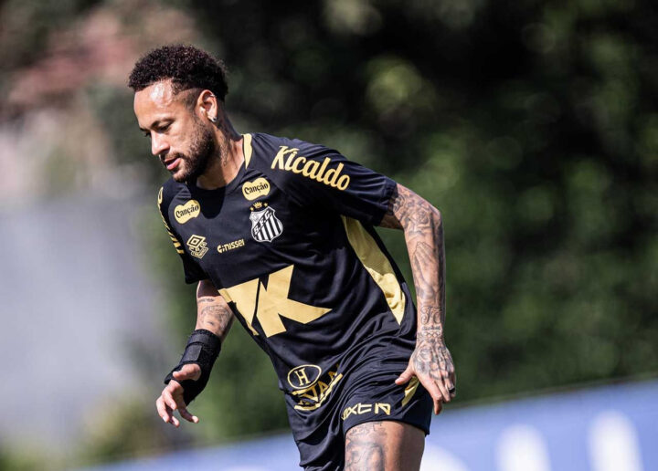 Neymar desfalca primeiro treino de Vojvoda no Santos e ainda é dúvida para domingo