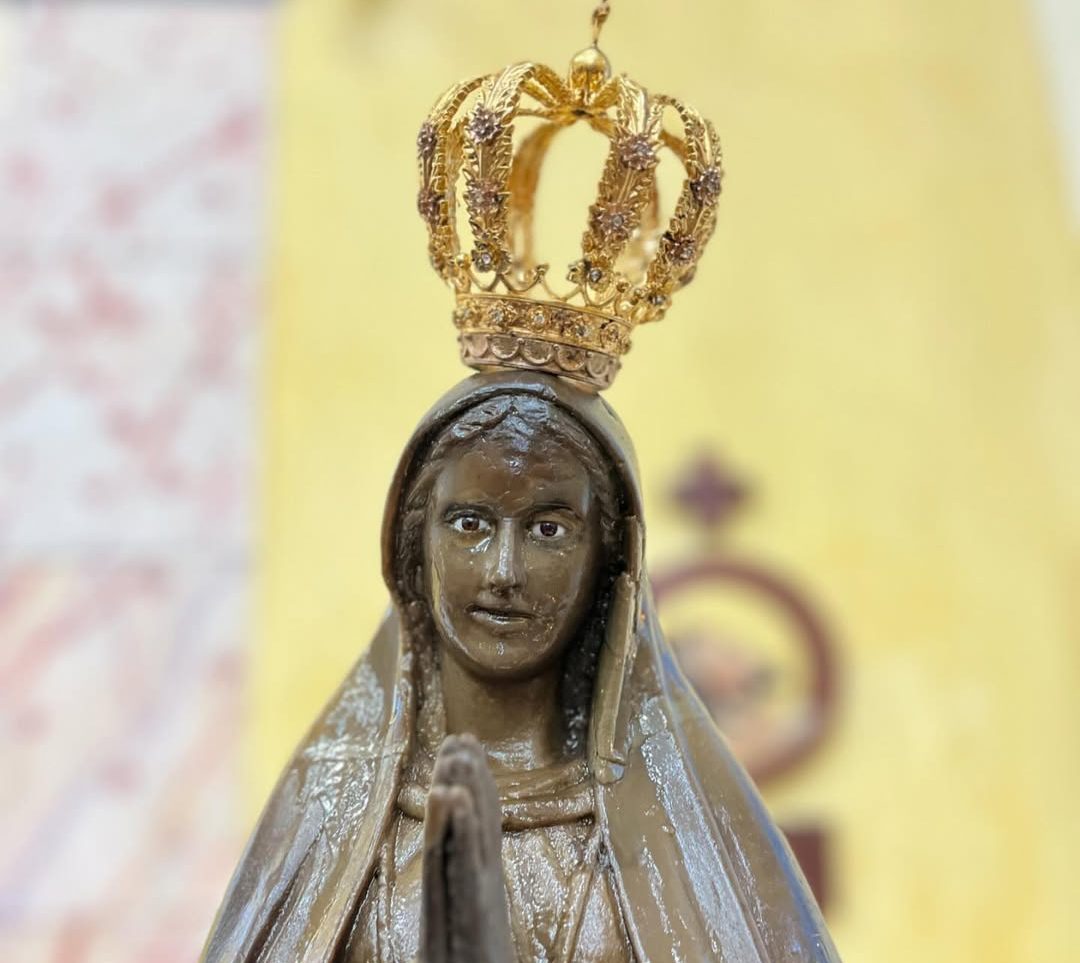 Milagre? Arquidiocese de SP investiga imagem de Nossa Senhora que verte mel e azeite