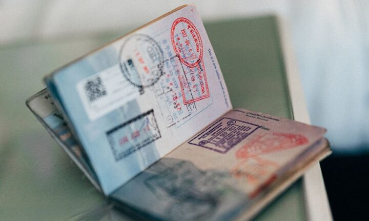 Fim do carimbo no passaporte: Europa adota sistema biométrico para entrada de brasileiros