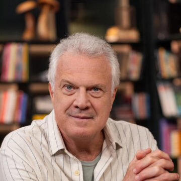 Pedro Bial anuncia documentário sobre história da música evangélica no Brasil