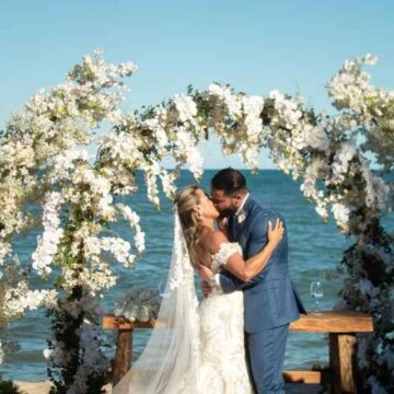 Porto Seguro é reconhecida como Capital Mundial do Casamento à Beira-Mar