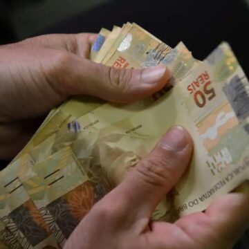 Salário mínimo deverá ser de R$ 1.631 em 2026, prevê Governo