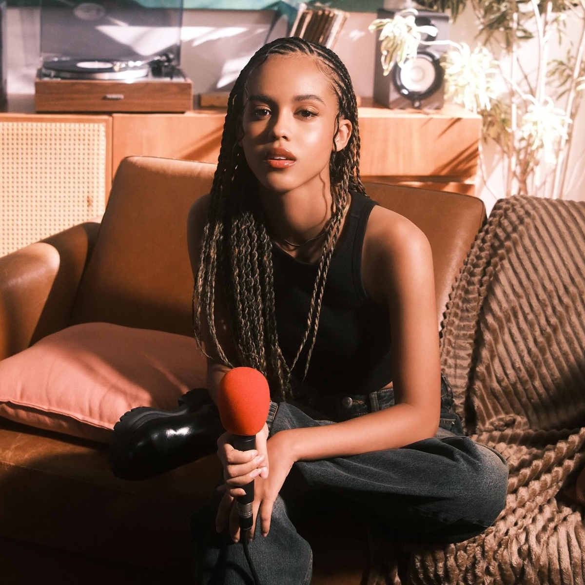 Brasileira é confirmada em girlband da empresa por trás do BTS
