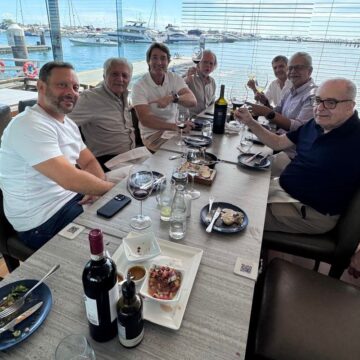 Sócios da vinícola Penedo Borges almoçam com ACM Júnior e convidados na Bahia Marina
