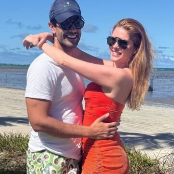 Gustavo Theodoro compartilha momentos das férias em Alagoas com Bárbara Evans e os filhos; veja fotos