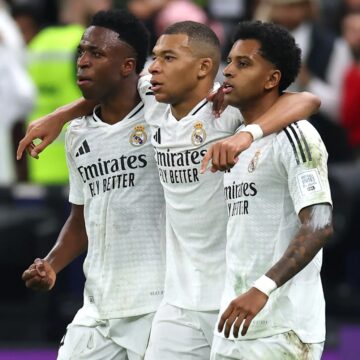 Vinícius Júnior e Mbappé sofrem ataques racistas durante jogo do Real Madrid